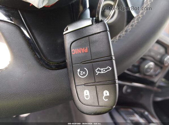 2C3CCABGXNH256626 2022 CHRYSLER 300 Серый Вид панели приборов