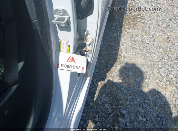 2C3CCABT6PH676867 2023 CHRYSLER 300 White Вид спереду
