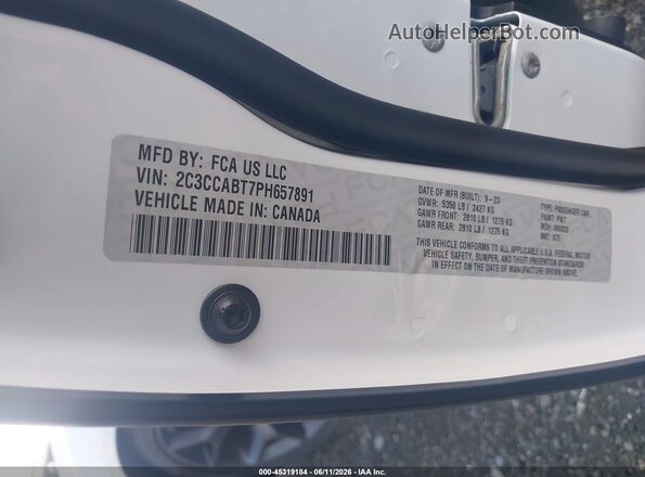 2C3CCABT7PH657891 2023 CHRYSLER 300 White Вид підкапотного простору