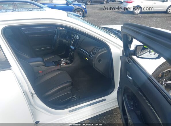 2C3CCABT7PH657891 2023 CHRYSLER 300 White Вид салону спереду
