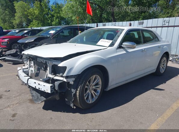 2C3CCAEG0HH570589 2017 CHRYSLER 300 Белый Передняя левая четверть