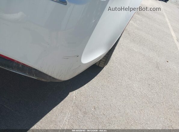 2C3CCAEG0HH570589 2017 CHRYSLER 300 Белый 