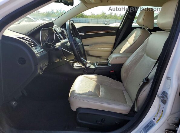 2C3CCAEG0HH662382 2017 CHRYSLER 300 Белый Вид салона спереди