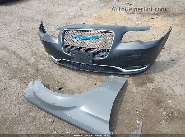 2C3CCAEG2JH149012 2018 CHRYSLER 300 Gray Instrument cluster view