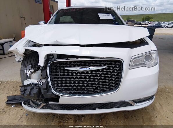 2C3CCAEG4LH127922 2020 CHRYSLER 300 White Rear interior view