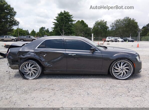 2C3CCAEG5HH540231 2017 CHRYSLER 300 Gray უკანა სალონის ხედი