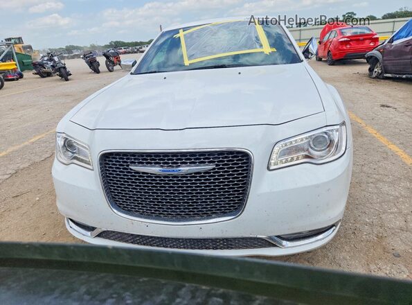 2C3CCAEG5JH154060 2018 CHRYSLER 300 White Front view