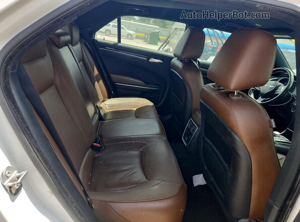 2C3CCAEG5JH154060 2018 CHRYSLER 300 White Rear seats view