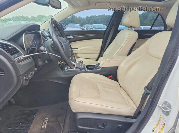 2C3CCAEG7GH147748 2016 CHRYSLER 300 White Widok wnętrza z przodu