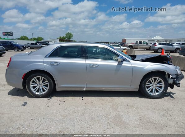 2C3CCAEG8GH342970 2016 CHRYSLER 300 Silver უკანა სალონის ხედი