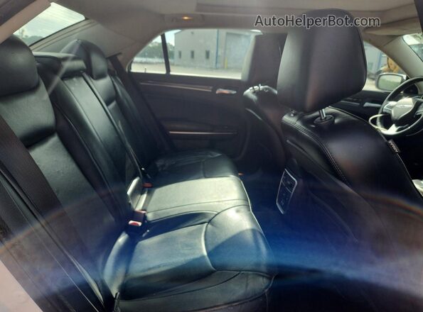 2C3CCAEGXGH161238 2016 CHRYSLER 300 White Widok tylnych siedzeń