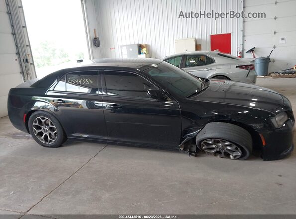 2C3CCAGG0GH183035 2016 CHRYSLER 300 Black უკანა სალონის ხედი