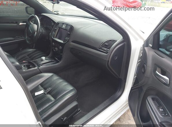 2C3CCAGG1JH269140 2018 CHRYSLER 300 White Սալոնի դիմացի տեսք