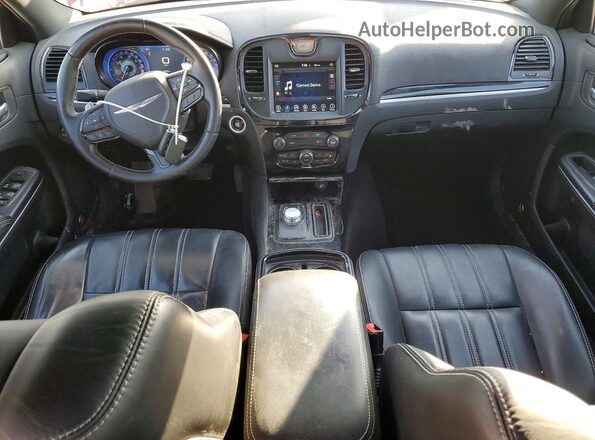 2C3CCAGG4HH506861 2017 CHRYSLER 300 Red Widok deski rozdzielczej