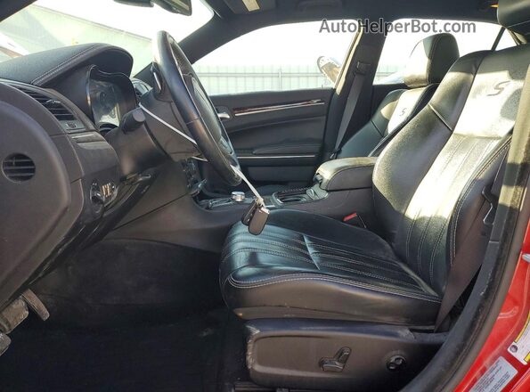 2C3CCAGG4HH506861 2017 CHRYSLER 300 Red Widok wnętrza z przodu