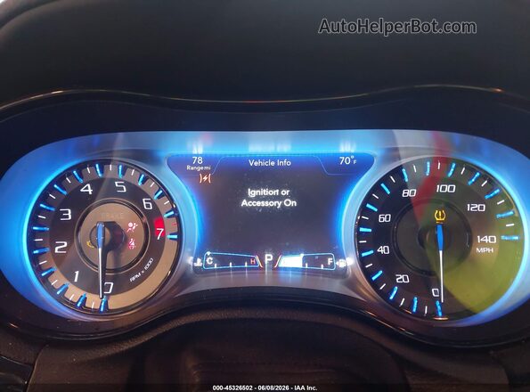 2C3CCAGG4JH202015 2018 CHRYSLER 300 Gray Հետևի նստատեղերի տեսք