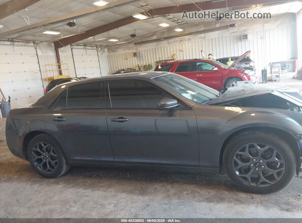 2C3CCAGG4JH202015 2018 CHRYSLER 300 Gray Սալոնի հետևի տեսք