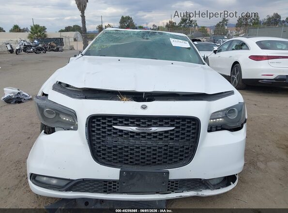 2C3CCAGG4JH202046 2018 CHRYSLER 300 Белый Задняя правая четверть