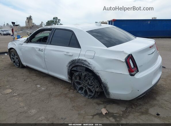 2C3CCAGG4JH202046 2018 CHRYSLER 300 Белый Передняя левая четверть