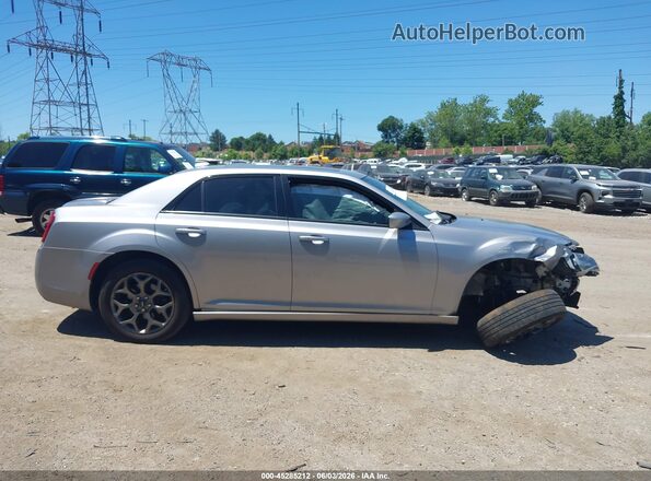 2C3CCAGG4JH269259 2018 CHRYSLER 300 Silver Սարքավորումների վահանակի տեսք