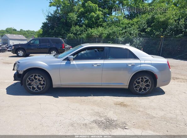 2C3CCAGG4JH269259 2018 CHRYSLER 300 Silver Սալոնի հետևի տեսք