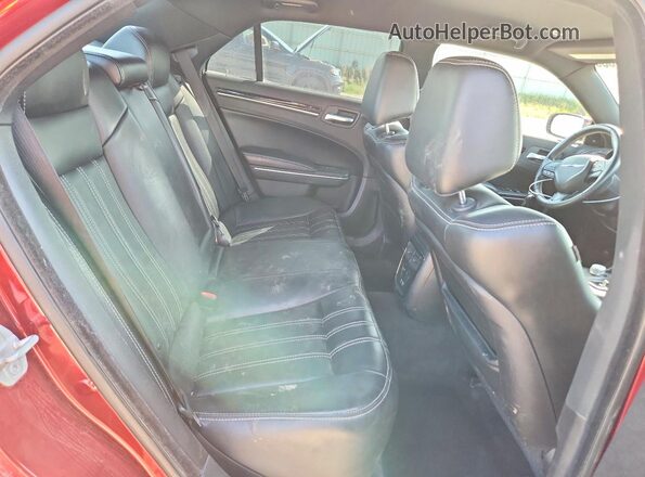 2C3CCAGG5JH256326 2018 CHRYSLER 300 Burgundy Vista de los asientos traseros