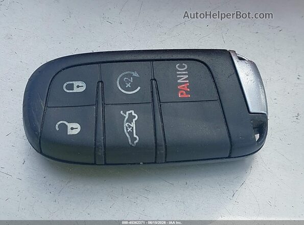 2C3CCAGG6GH162075 2016 CHRYSLER 300 Silver Vista del salpicadero