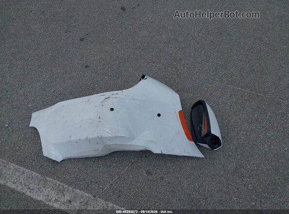 2C3CCAGG7GH220842 2016 CHRYSLER 300 White Vista del cuadro de instrumentos