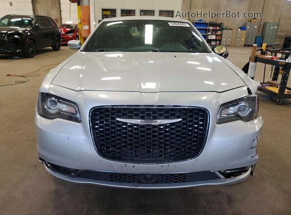 2C3CCAGG7LH164797 2020 CHRYSLER 300 Серебряный Вид спереди