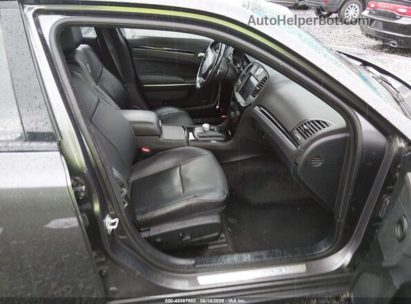 2C3CCAGG8JH121292 2018 CHRYSLER 300 Серый Вид салона спереди