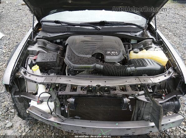2C3CCAGG8JH121292 2018 CHRYSLER 300 Серый Вид сзади