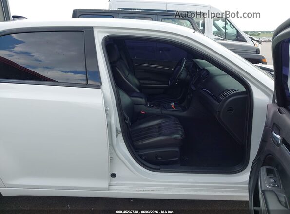 2C3CCAGG8KH610681 2019 CHRYSLER 300 Белый Вид салона спереди
