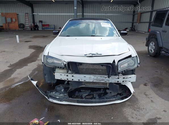 2C3CCAGG8KH610681 2019 CHRYSLER 300 Белый Вид задней части салона