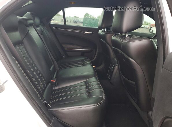 2C3CCAGG8KH648542 2019 CHRYSLER 300 Белый Вид задних сидений