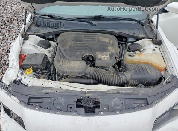 2C3CCAGG8KH648542 2019 CHRYSLER 300 Белый Вид задней части салона