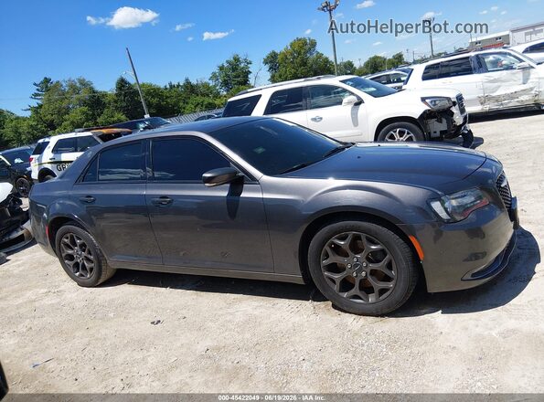 2C3CCAGG9JH165429 2018 CHRYSLER 300 Gray Widok wnętrza z tyłu