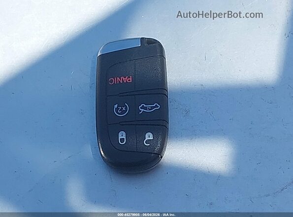 2C3CCAGG9LH150979 2020 CHRYSLER 300 Maroon Vista del salpicadero