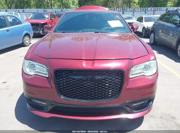 2C3CCAGG9LH150979 2020 CHRYSLER 300 Maroon Vista del cuadro de instrumentos