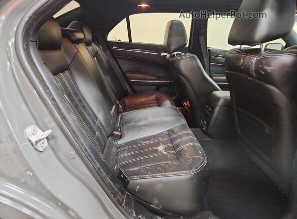 2C3CCAGGXHH527066 2017 CHRYSLER 300 Gray Vista de los asientos traseros