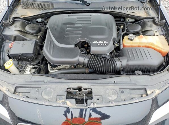 2C3CCAKG0GH182636 2016 CHRYSLER 300 Black უკანა სალონის ხედი