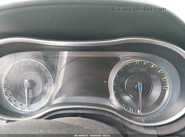 2C3CCAKG1JH194625 2018 CHRYSLER 300 Белый Вид задних сидений