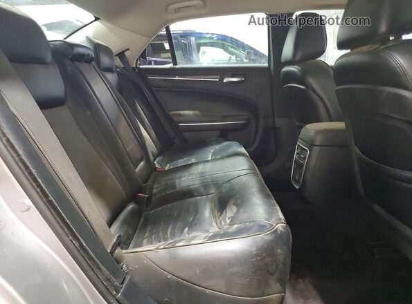 2C3CCAKG2JH127449 2018 CHRYSLER 300 Silver Rear seats view