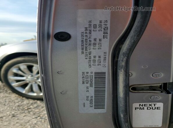 2C3CCAKG6HH566602 2017 CHRYSLER 300 Silver Widok komory silnika