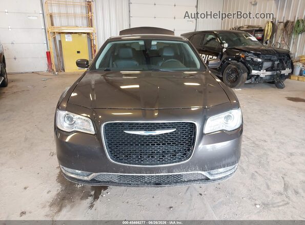 2C3CCARG4HH582626 2017 CHRYSLER 300 Gray Instrument cluster view