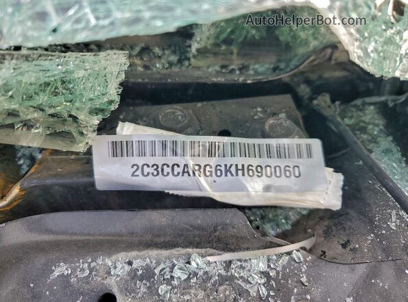 2C3CCARG6KH690060 2019 CHRYSLER 300 Black Vista del compartimento del motor