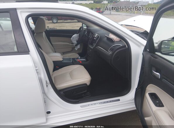 2C3CCASG6PH677682 2023 CHRYSLER 300 White Սալոնի դիմացի տեսք
