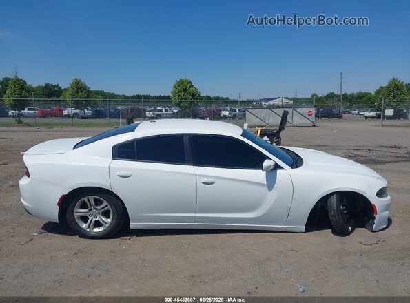 2C3CDXBG2KH753102 2019 DODGE CHARGER White Вид задньої частини салону