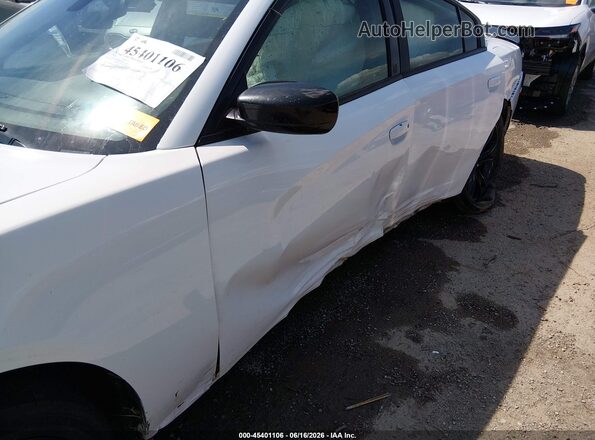 2C3CDXBG3JH135592 2018 DODGE CHARGER White Widok z przodu