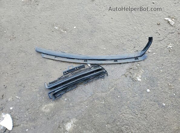 2C3CDXBG4KH753280 2019 DODGE CHARGER Silver Вид підкапотного простору