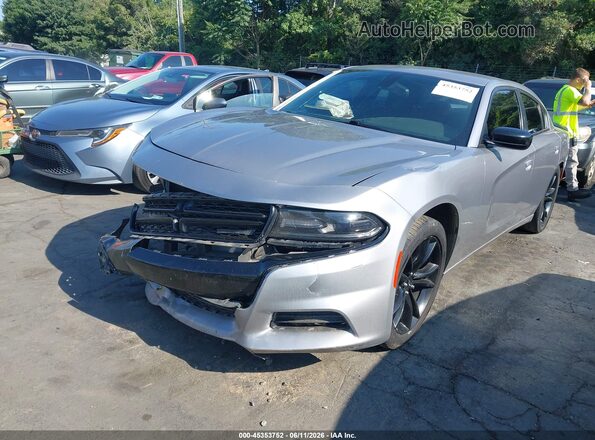 2C3CDXBG5HH599140 2017 DODGE CHARGER Silver Vista tres cuartos delantera izquierda